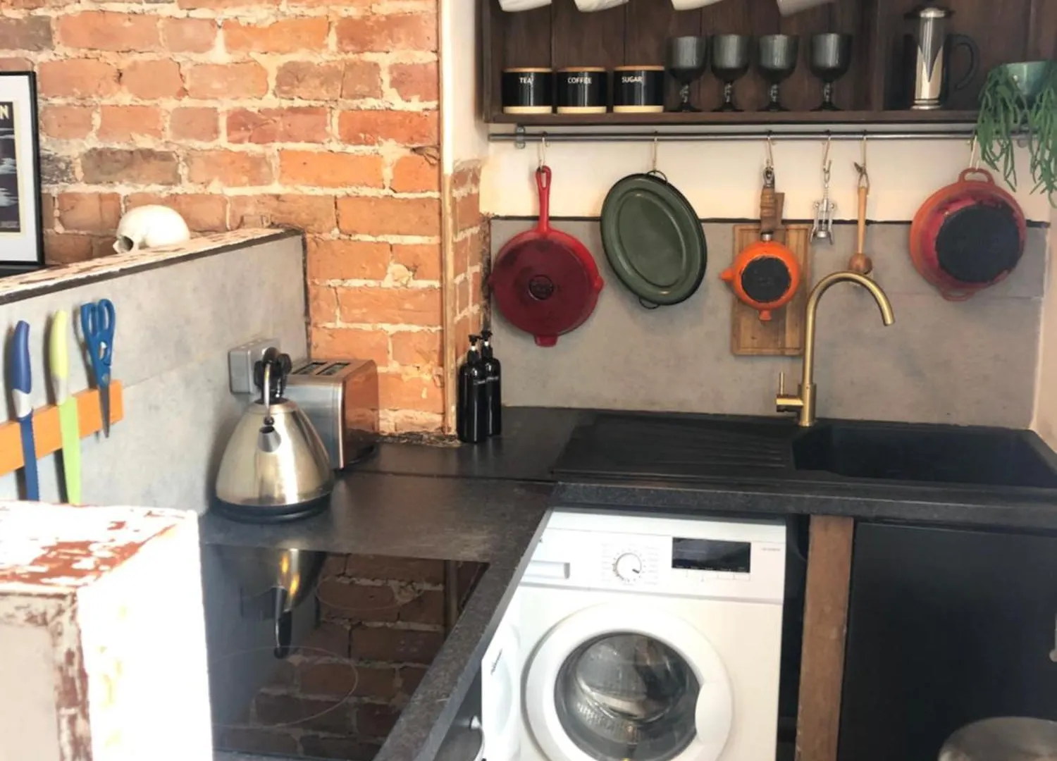 New! Castle View Studio Apartment Scarborough